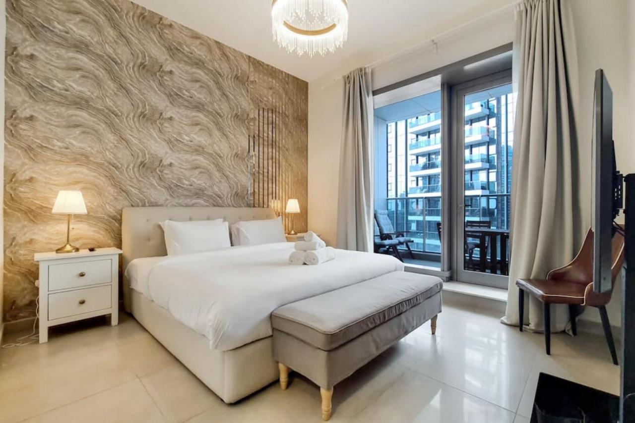 Sparkle Tower 1, Marina - Bright Two Bedroom شقة دبي