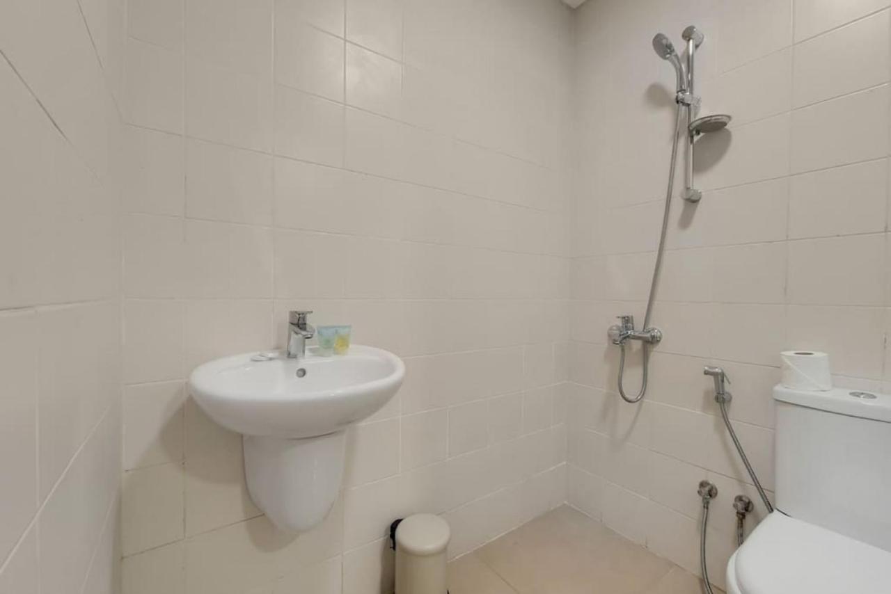 Sparkle Tower 1, Marina - Bright Two Bedroom * دبي