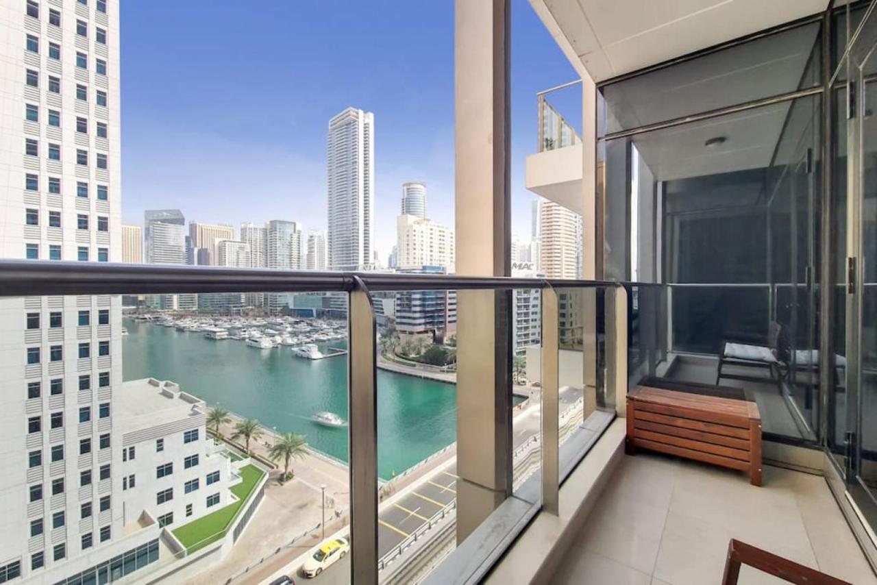 Sparkle Tower 1, Marina - Bright Two Bedroom دبي