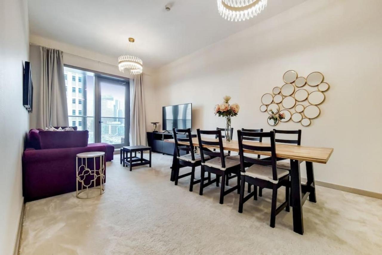 Sparkle Tower 1, Marina - Bright Two Bedroom شقة